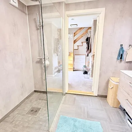 2 Bedrooms 3 Workspaces Ac Stavanger